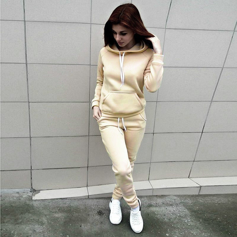 Casual two-piece sports suit