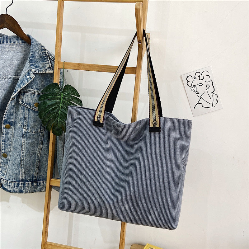 Fashionable large capacity tote bag