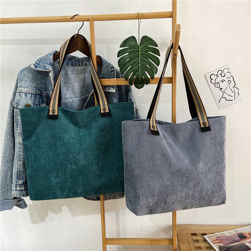 Fashionable large capacity tote bag